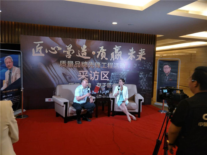 双腿中间被吸到发软的感觉