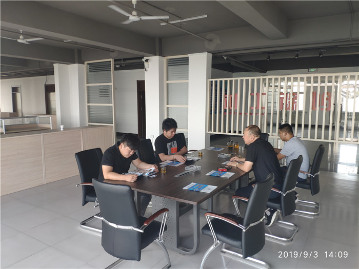 双腿中间被吸到发软的感觉