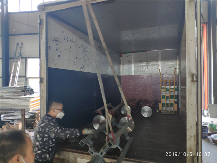 双腿中间被吸到发软的感觉
