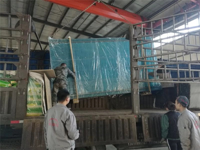 双腿中间被吸到发软的感觉