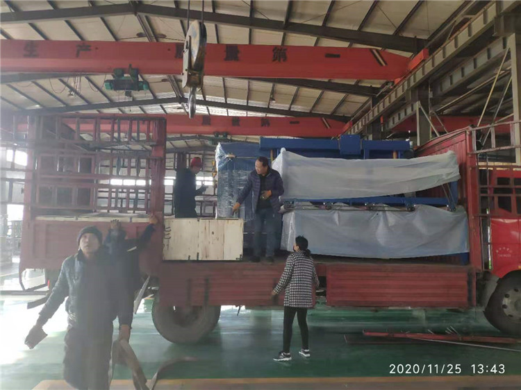 双腿中间被吸到发软的感觉