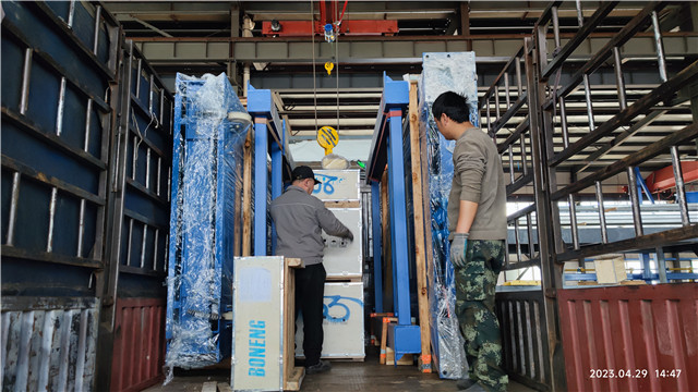 双腿中间被吸到发软的感觉